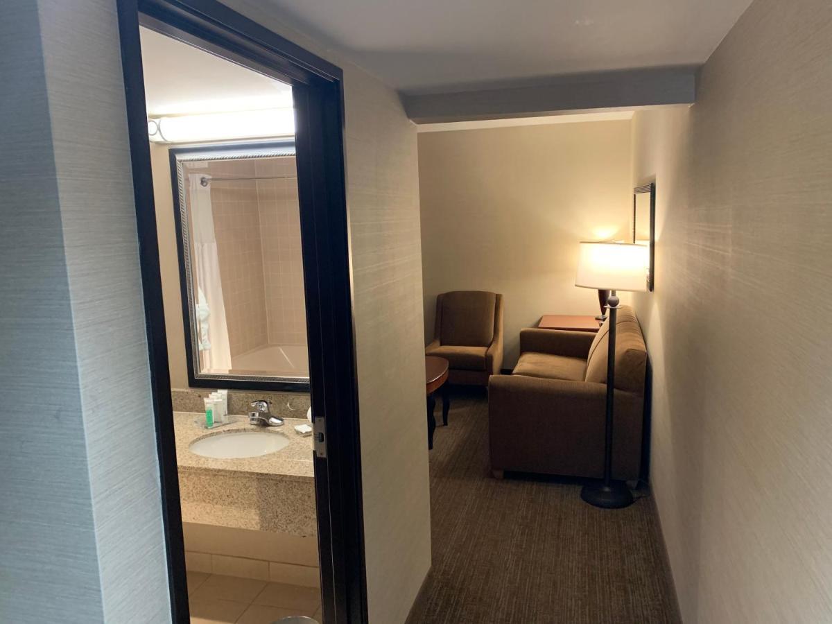 Radisson Hotel Detroit-Farmington Hills Eksteriør bilde
